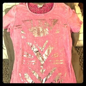 Pink day-trip crochet back tshirt. Size med.